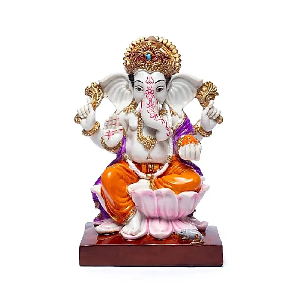 Ganesh assis sur trone de lotus